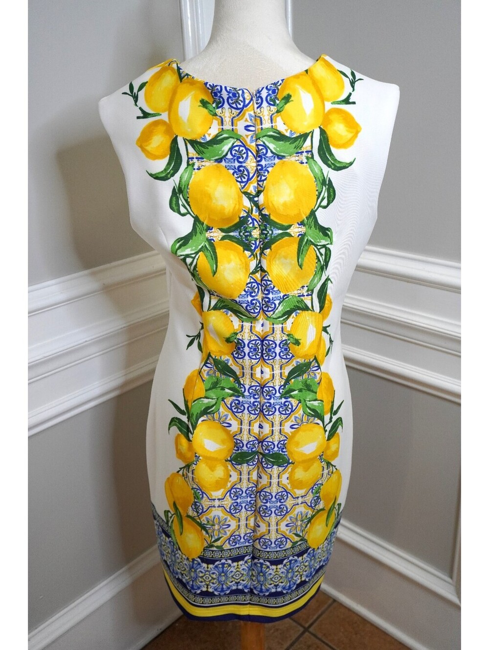 Madison Leigh Sleeveless Lemon Print Shift Dress Size 12P - Picture 3 of 4